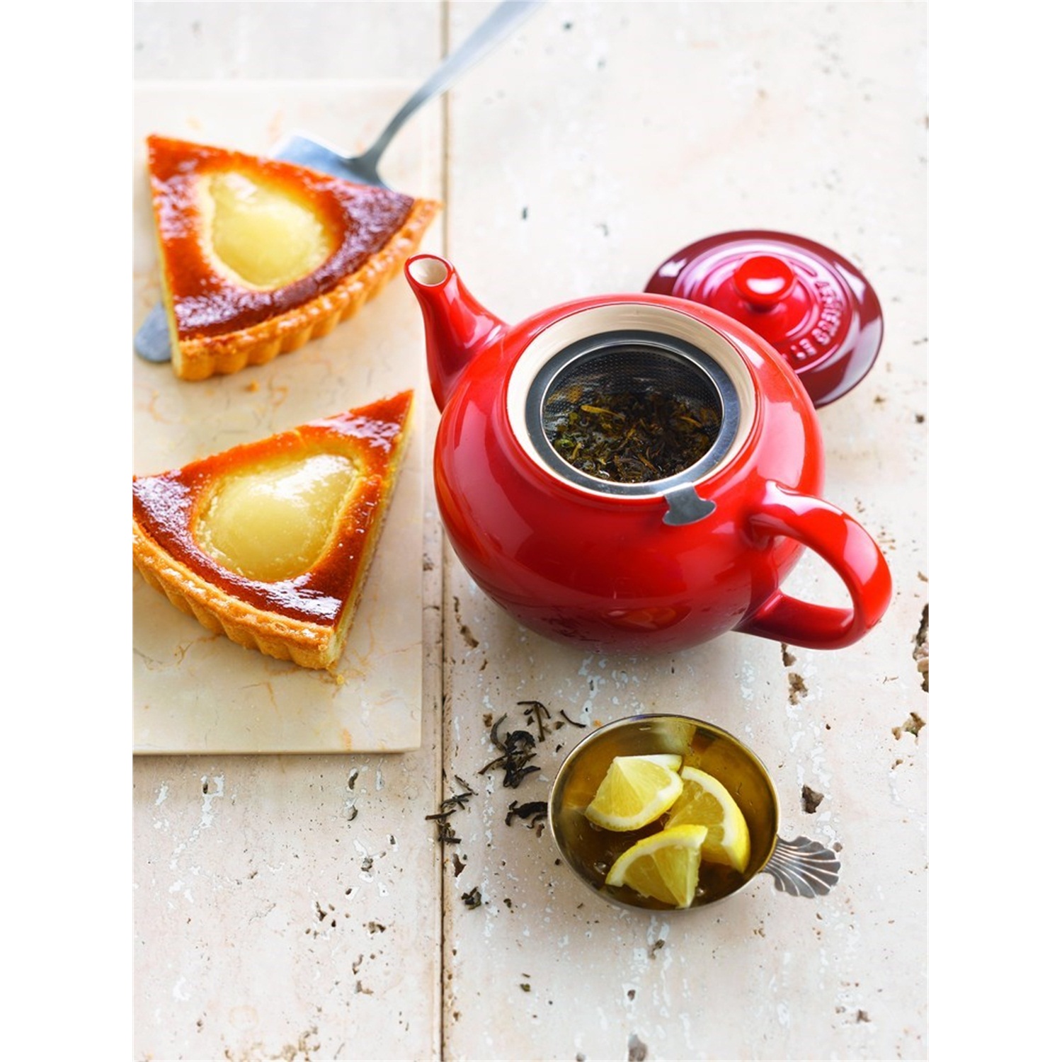 Le Creuset Заварочный чайник с ситечком 1,3 л, бордовый | https://grandposuda.com.ua