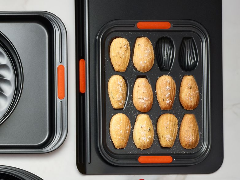 Le Creuset Форма для випікання на 6 тарталеток 38,7 см | https://grandposuda.com.ua
