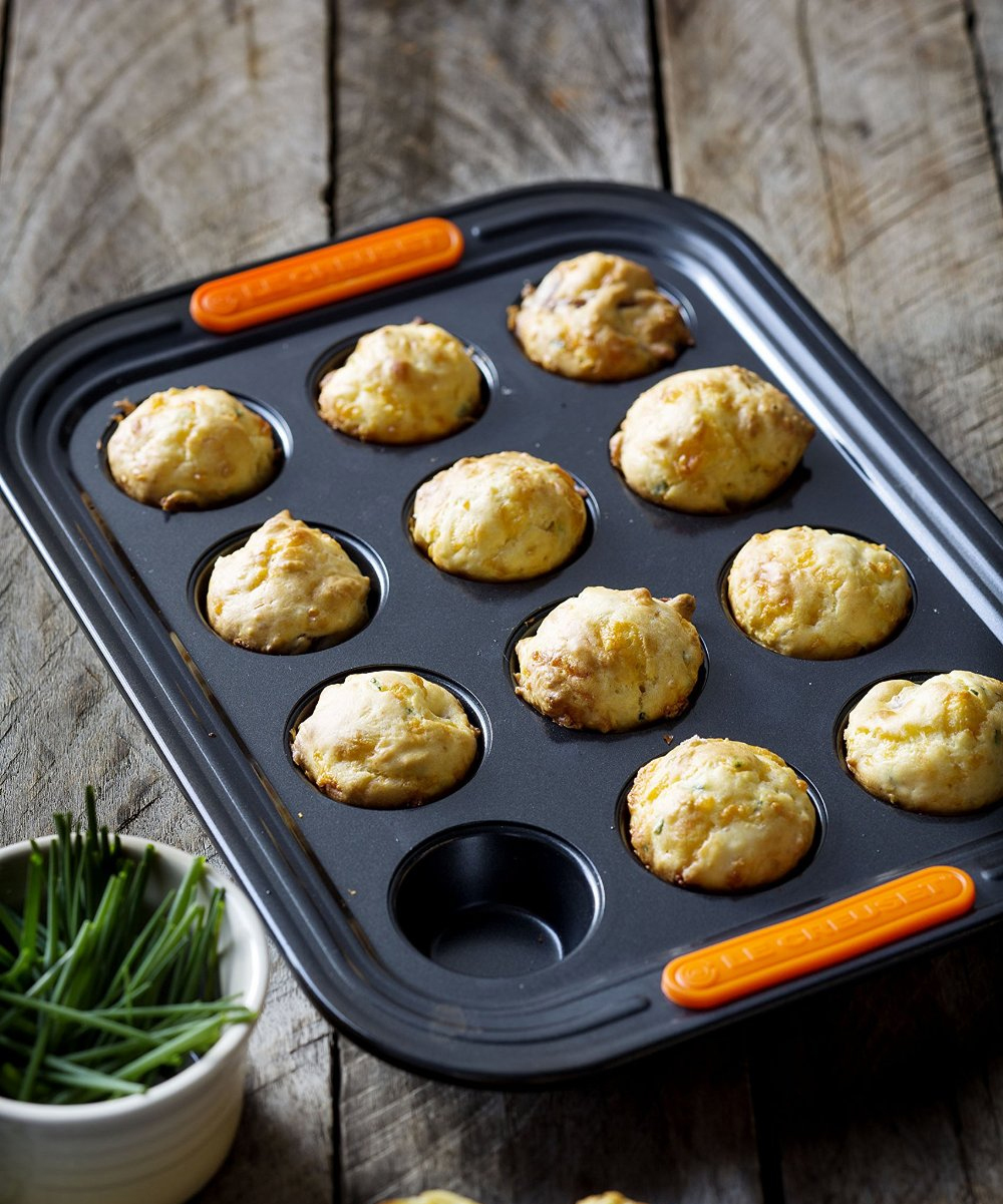 Le Creuset Форма для выпечки на 6 сердец 38,7 см | https://grandposuda.com.ua