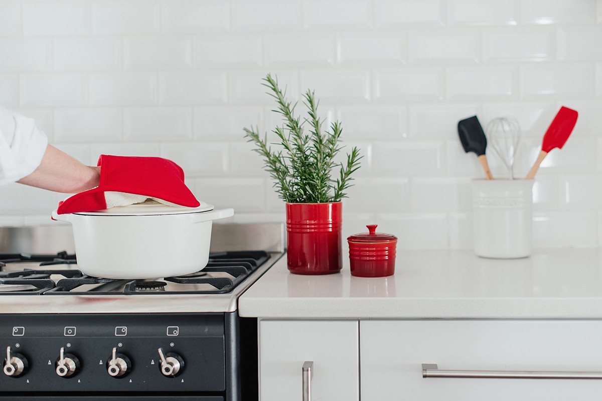 Le Creuset Рушник для духовки чорне Klassik | https://grandposuda.com.ua