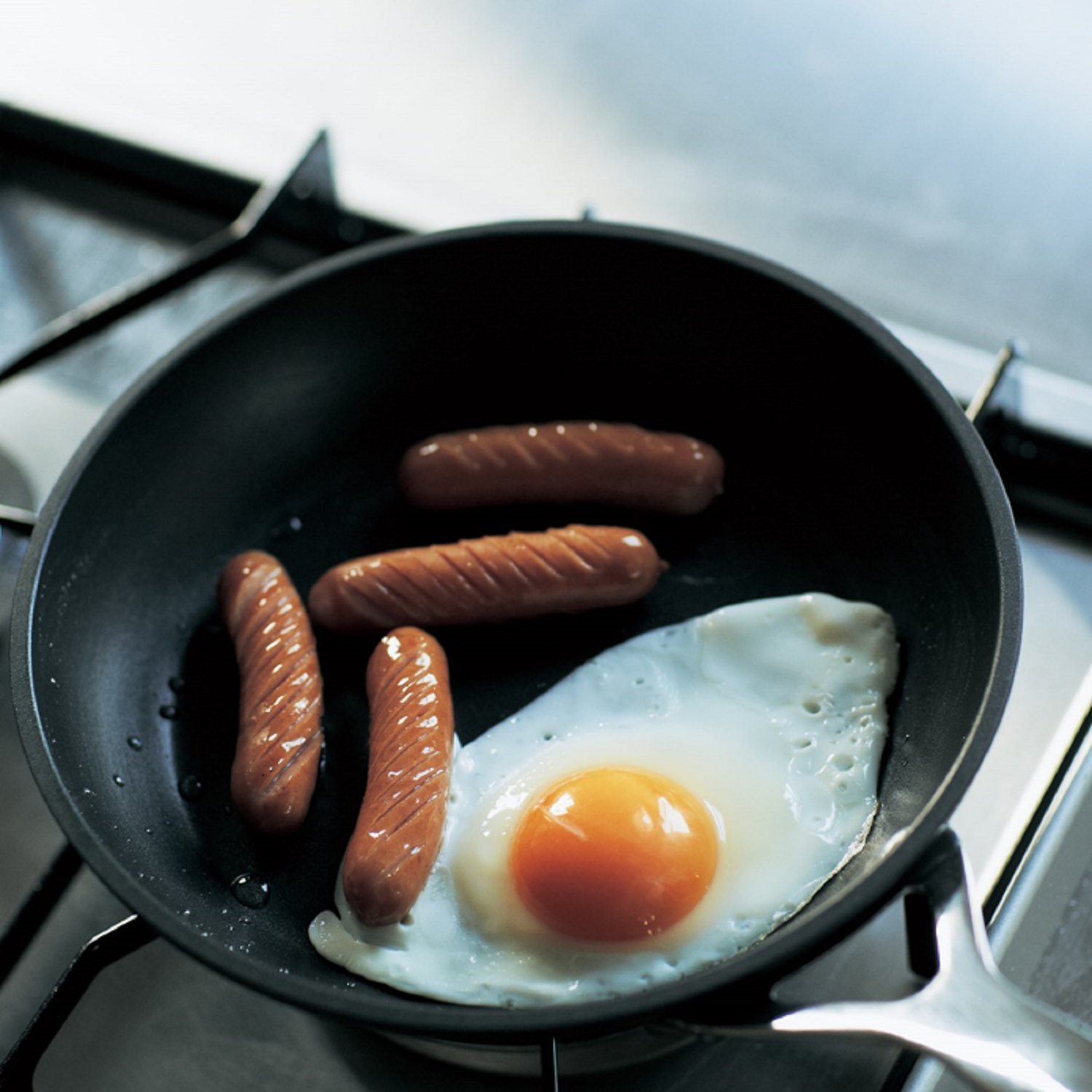 Le Creuset Сковорода 20 см с антипригарным покрытием черная 3-Ply Plus | https://grandposuda.com.ua