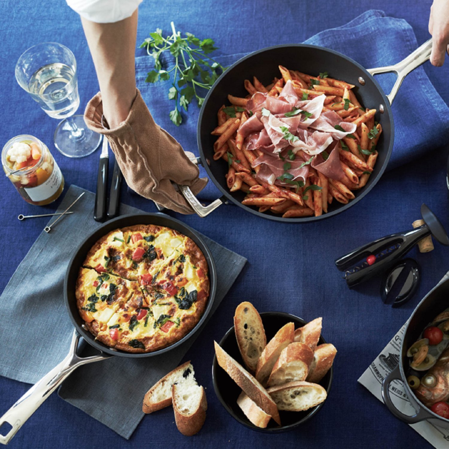 Le Creuset Сковорода 20 см с антипригарным покрытием черная 3-Ply Plus | https://grandposuda.com.ua
