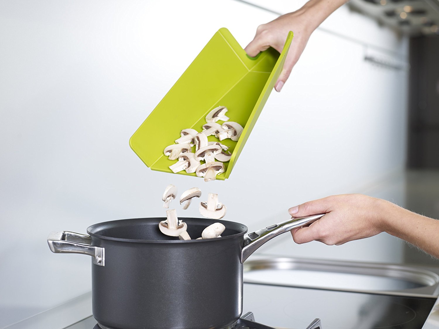 Joseph Joseph Обробна дошка чорна Chop2Pot Plus Large | https://grandposuda.com.ua